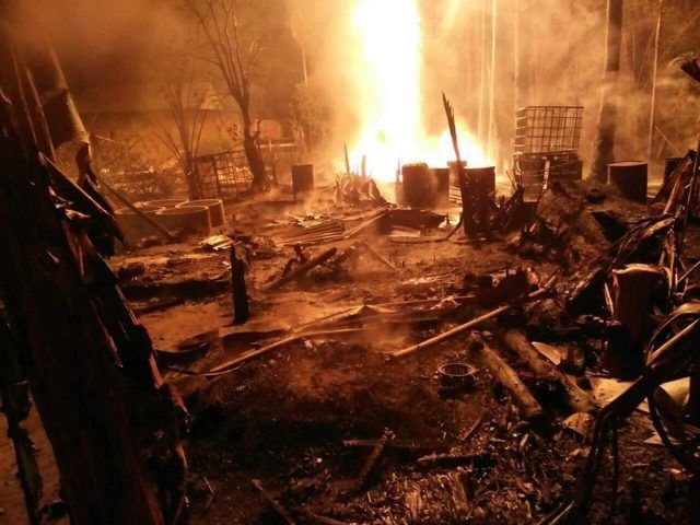 ​印尼非法油井起火 至少十死