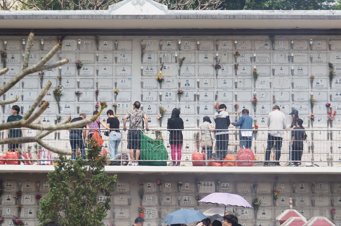 炎熱天氣無阻孝子賢孫祭祖