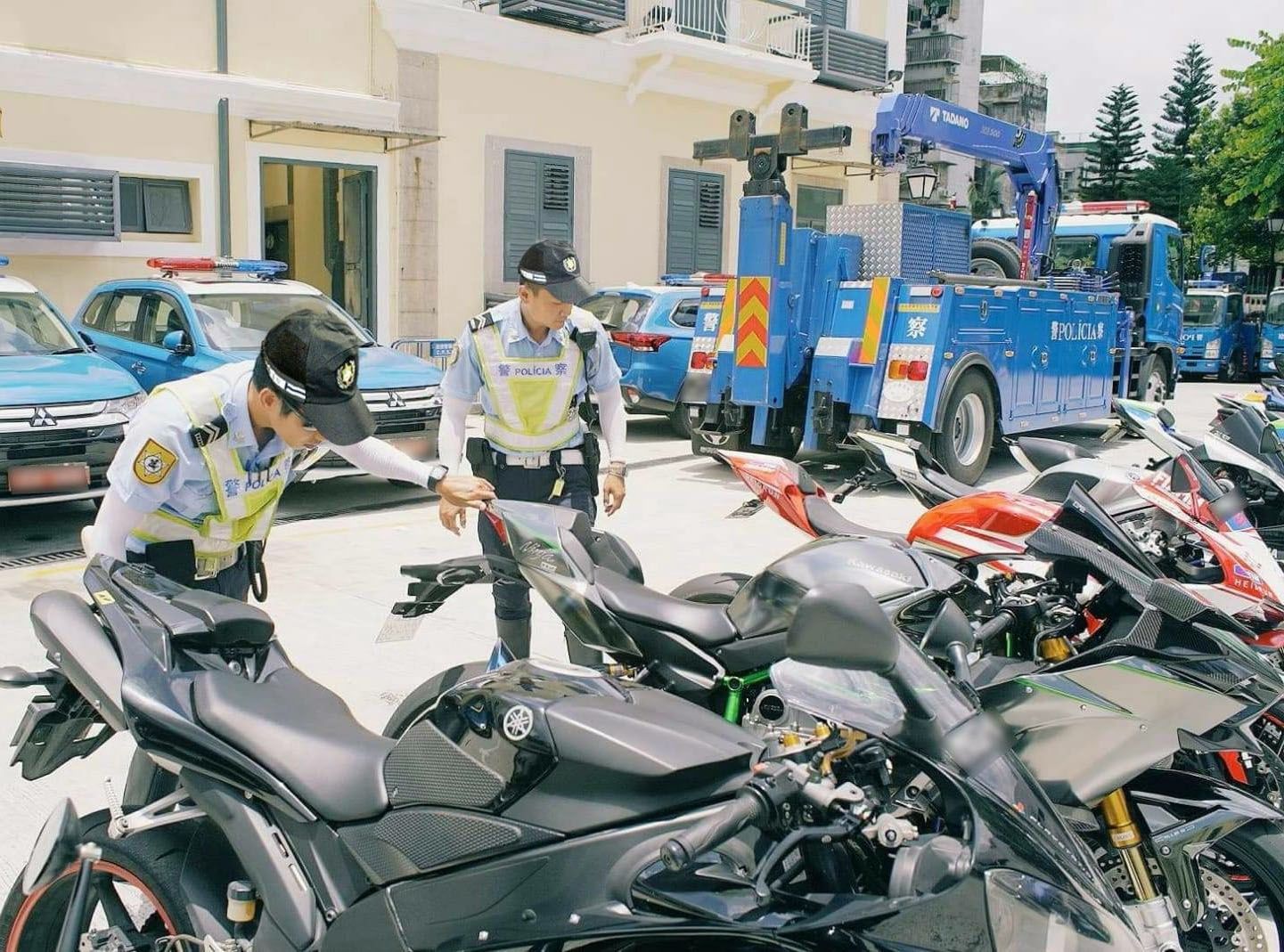 治安警截獲多輛非法改裝電單車