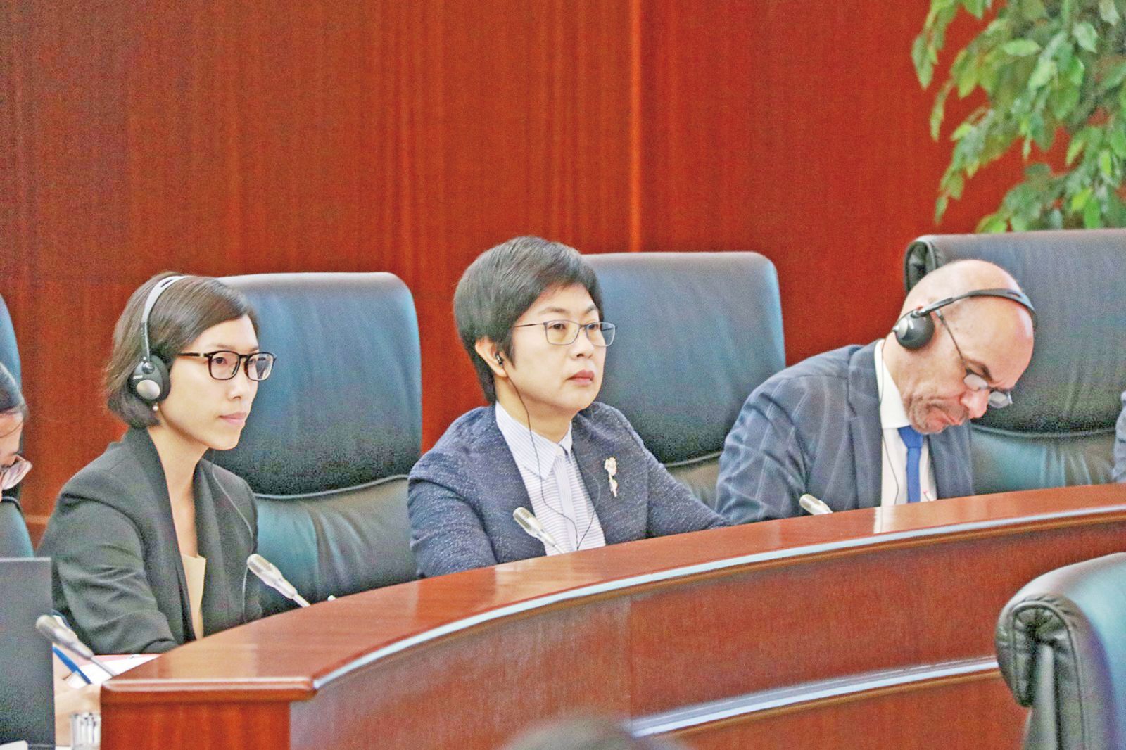 陳司：非國民任法官才例外