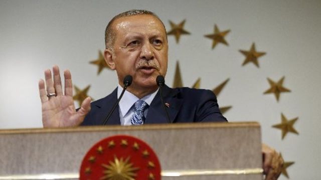 土耳其再解僱逾1.8萬名公務員