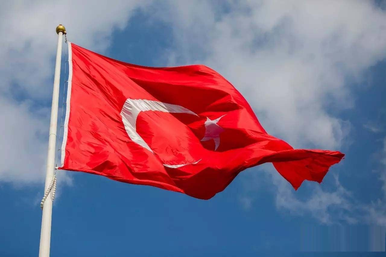 土耳其再解僱逾1.8萬名公務員