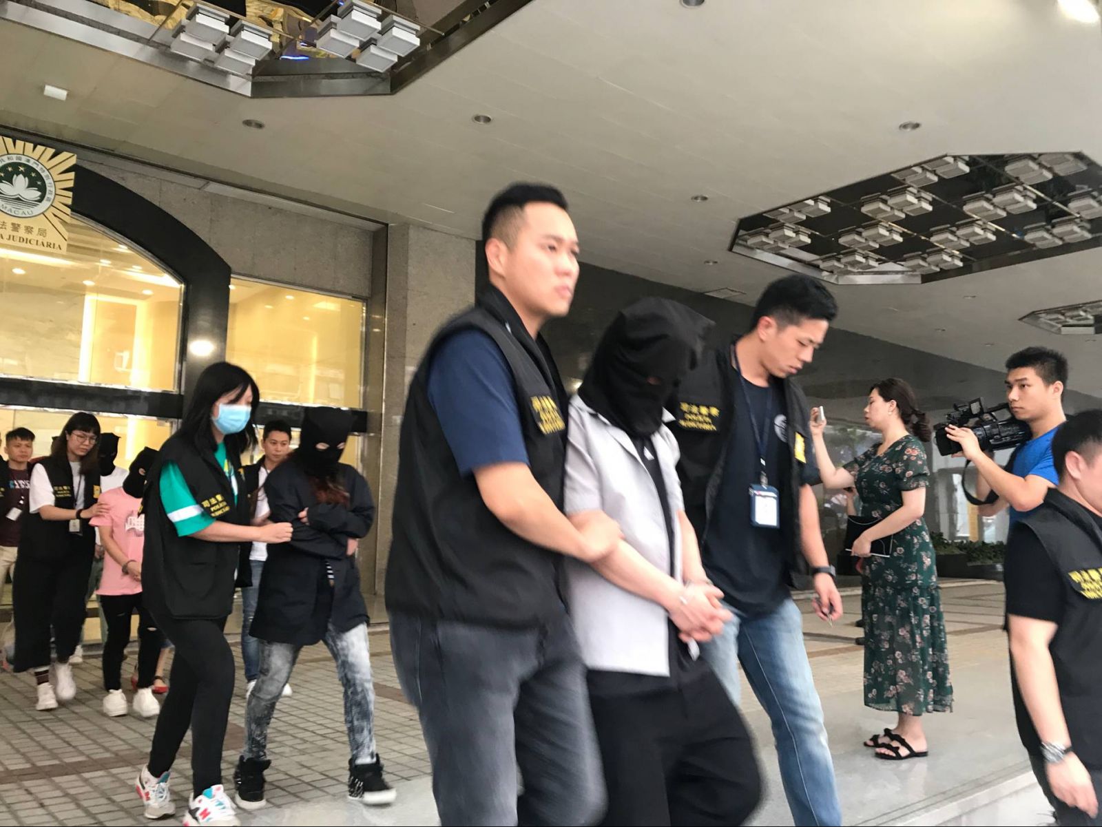 司警破毒案拘七名港澳男女