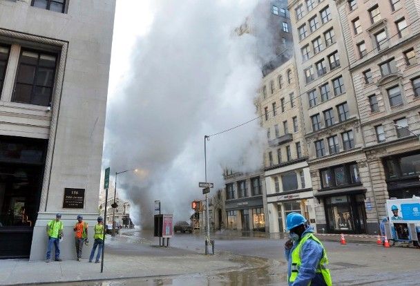 紐約地下蒸汽管爆炸 至少11人傷