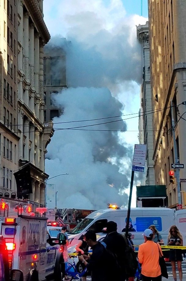 紐約地下蒸汽管爆炸 至少11人傷