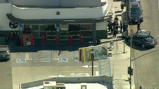​洛杉磯有槍手闖超市懷疑挾持人質