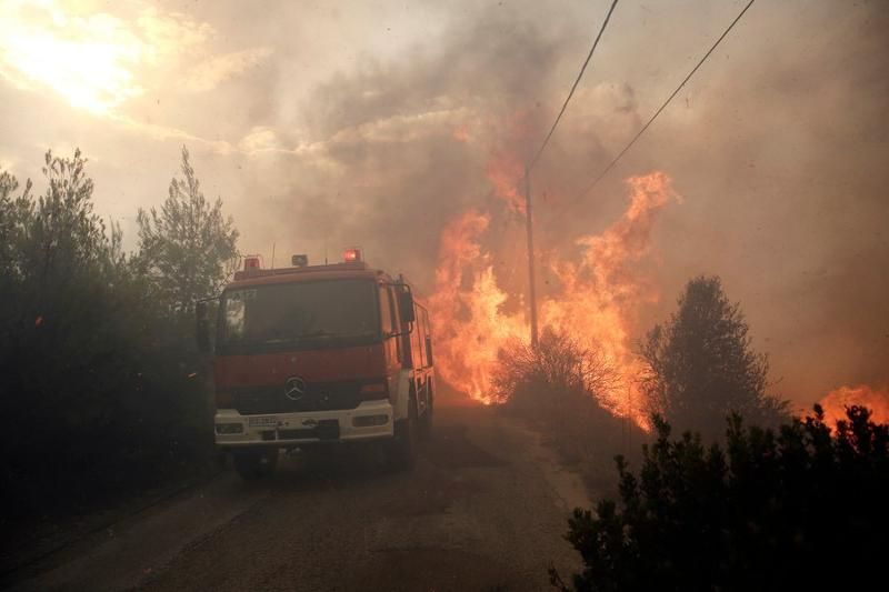 希臘雅典山火釀20死過100傷