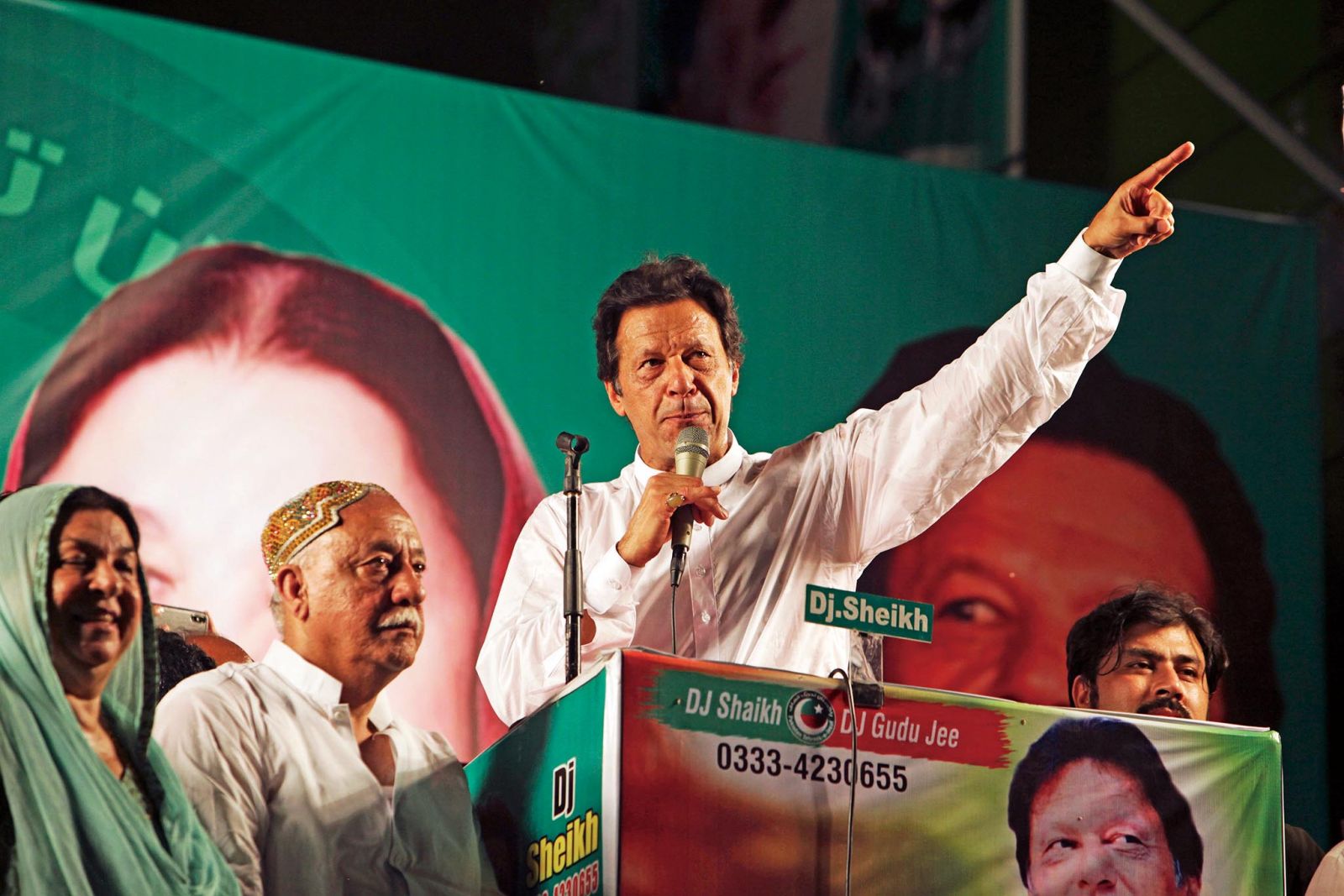 巴基斯坦走出兩黨政治