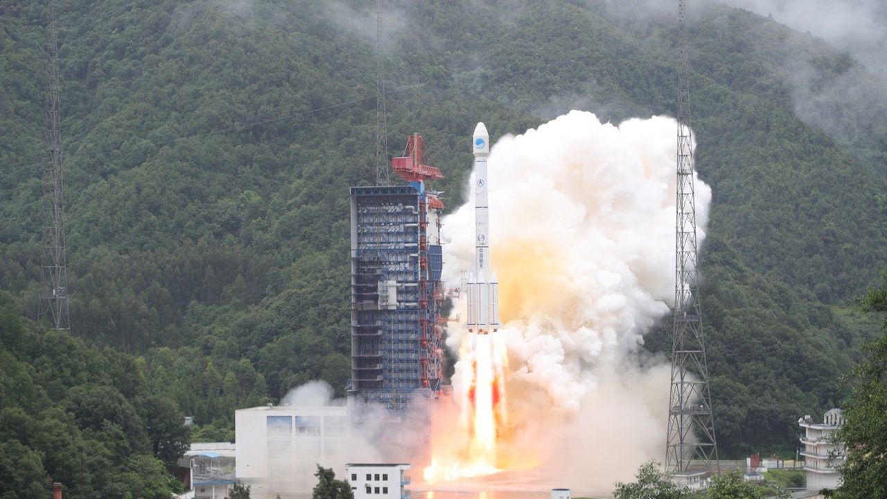 中國成功發射兩顆北斗導航衛星
