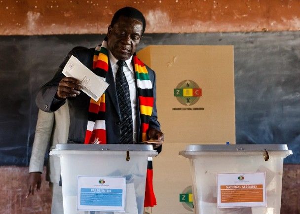 津巴布韋今日大選正投票