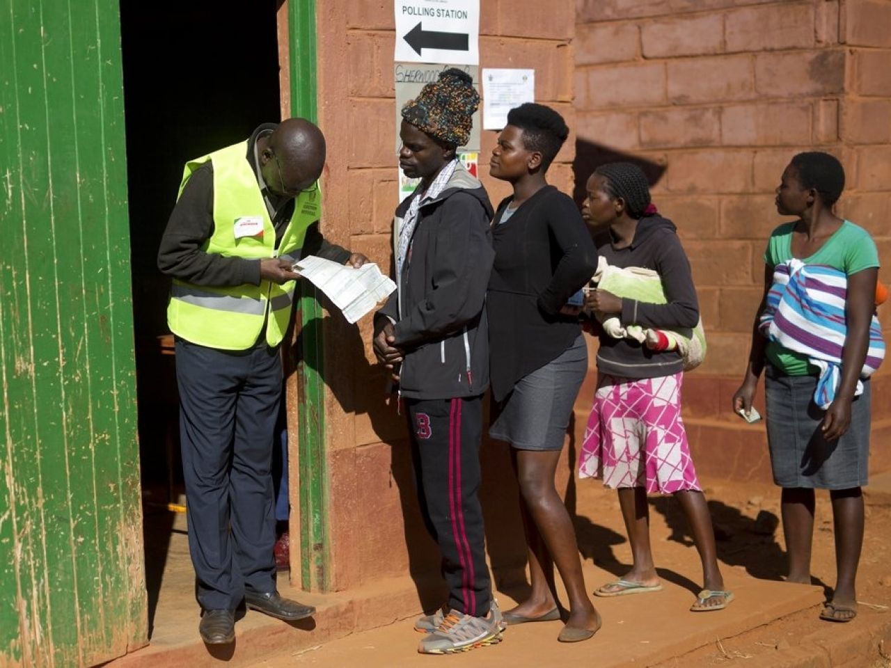 ​津巴布韋大選投票率逾7成