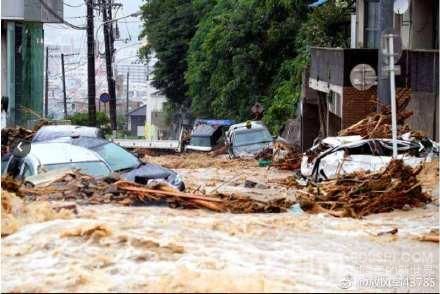新疆哈密市暴雨成災 至少20死8失蹤