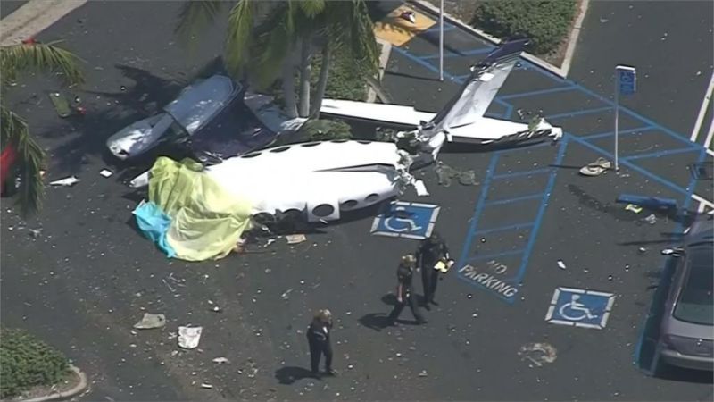美加州小型飛機商場墜毀5死