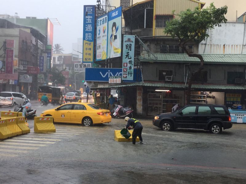 台灣中南部雨災 6死93傷