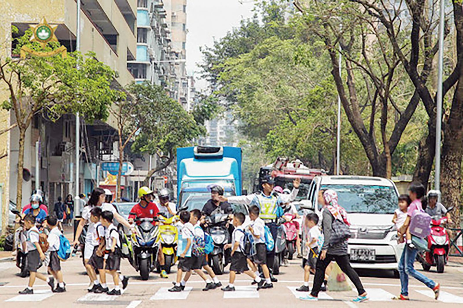 交通料繁忙家長學生提早出門