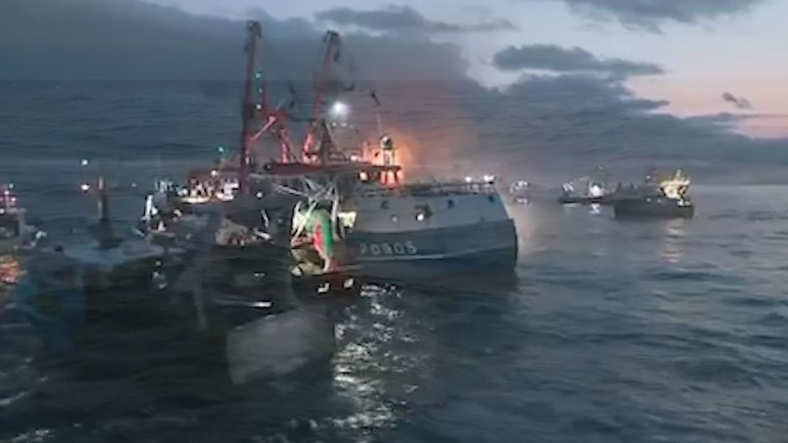 法國40艘漁船圍堵5艘英船