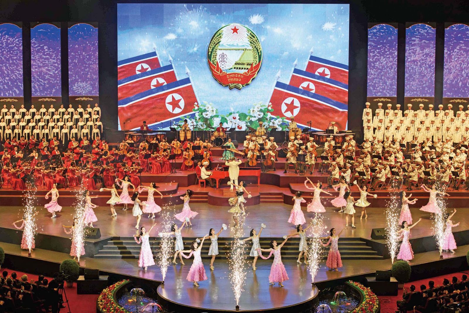 朝鮮70周年國慶閱兵 金正恩栗戰書攜手出席