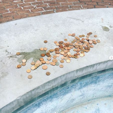 噴泉放10萬枚硬幣一日被偷完