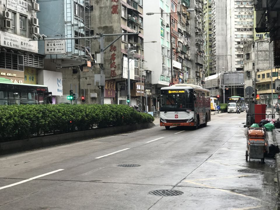 ​路面狀況未恢復 22條巴士臨時改道