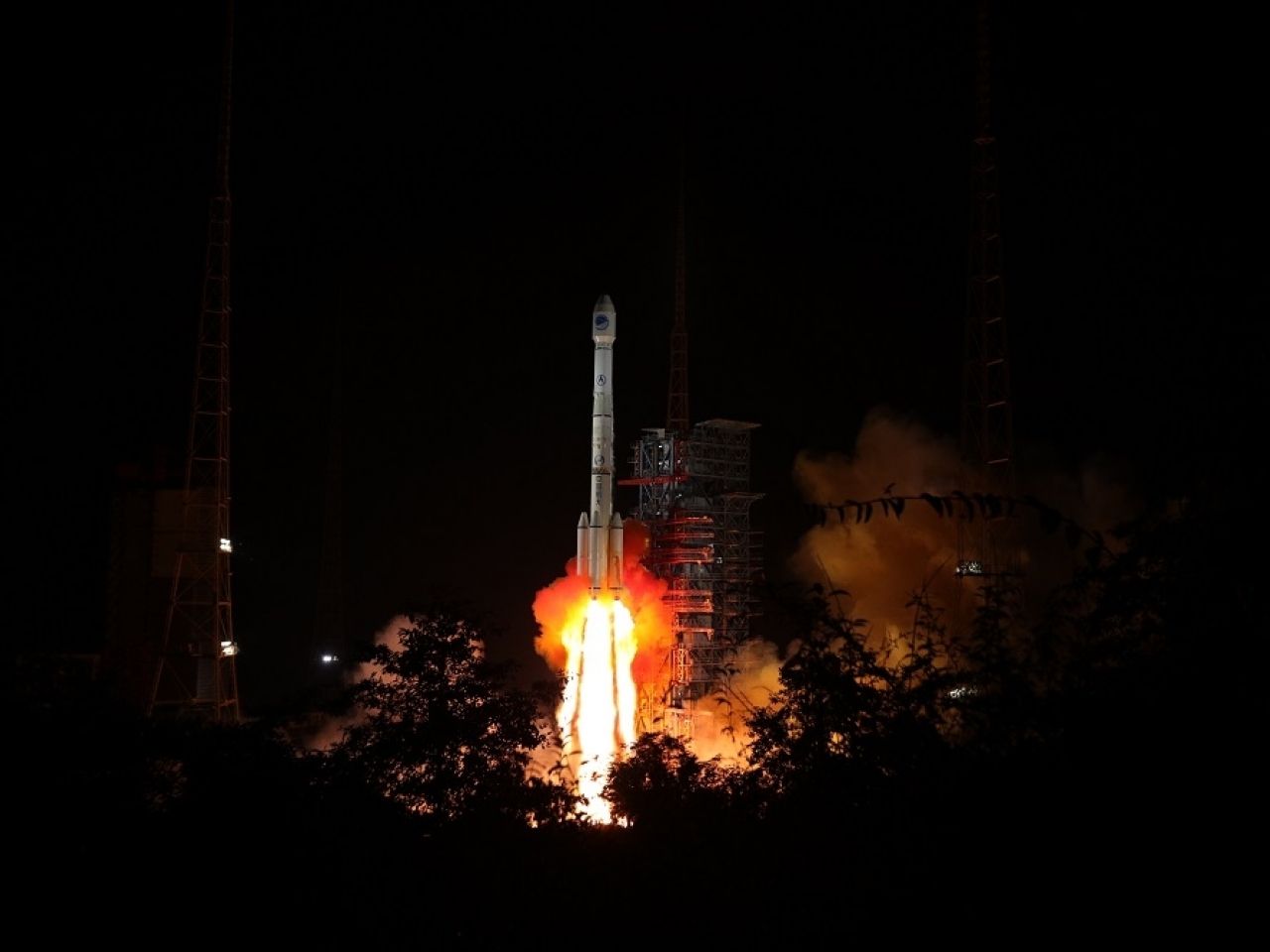 中國成功發射兩顆北斗導航衛星