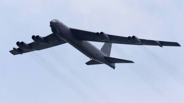 美軍B-52轟炸機本周飛近越南海附近