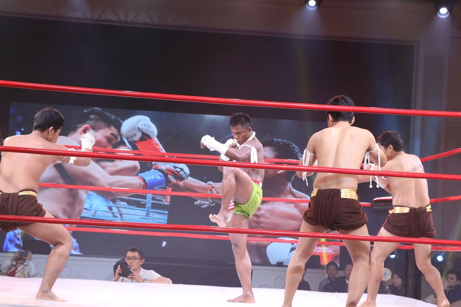 蔡良蟬宣布轉戰職業摔角