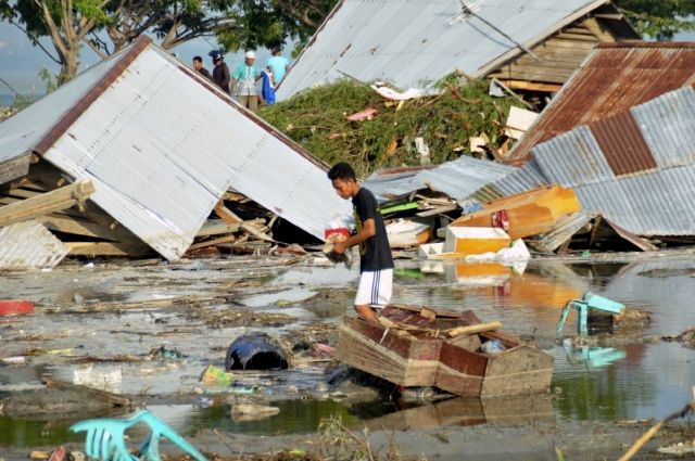 印尼蘇拉威西島地震增至384人死亡
