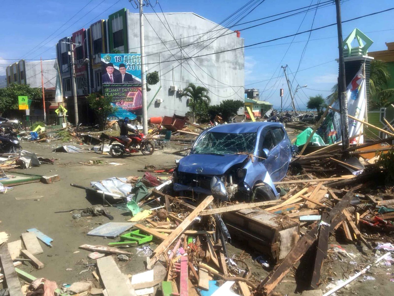印尼地震及海嘯增至832人死亡