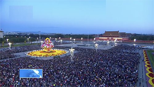 天安門升旗儀式吸引11萬人觀看