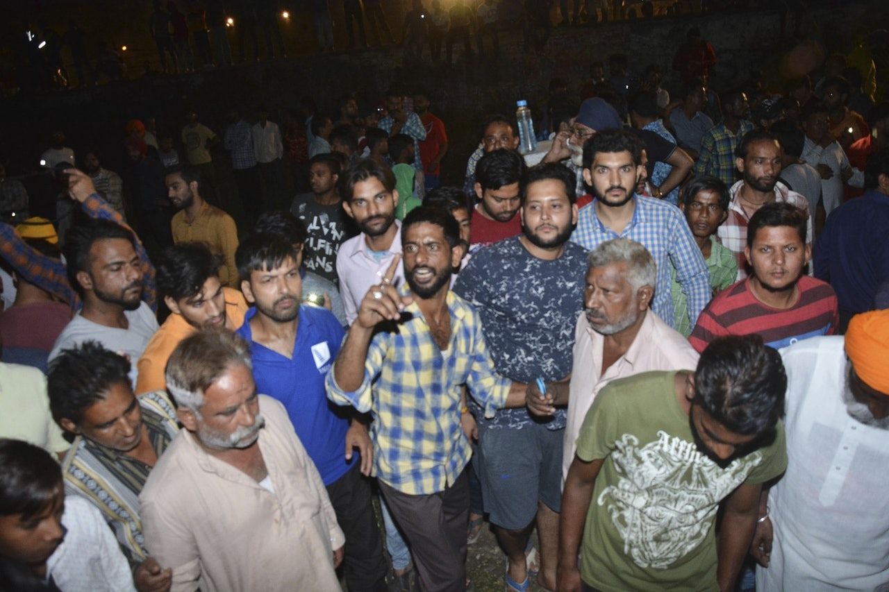 印度北部火車撞向觀看節慶煙花民眾 至少60死