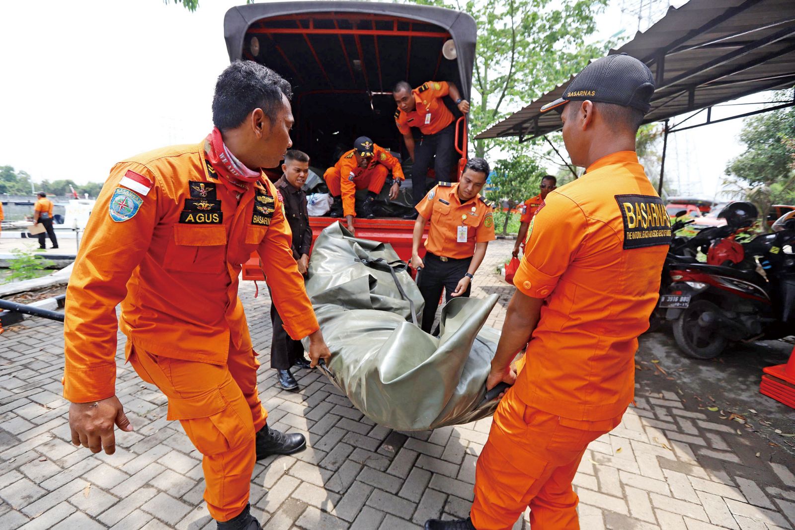 印尼獅航客機墜海 機上189人全罹難