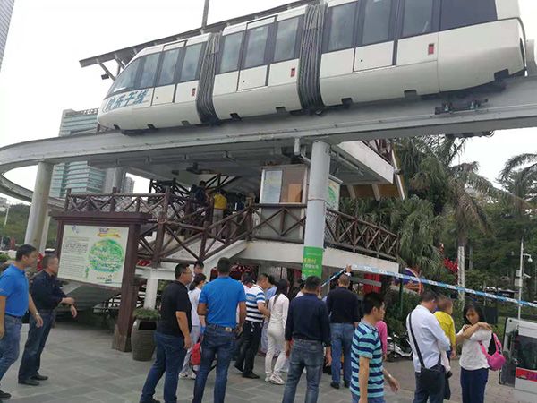 深圳歡樂谷觀光列車相撞 多人受傷