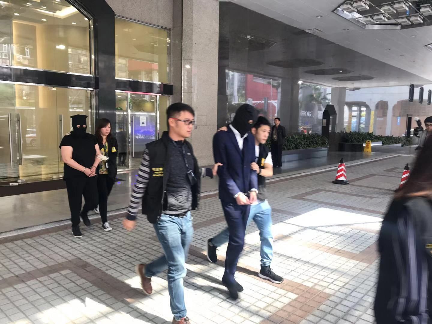 無辜港男被碌爆20萬