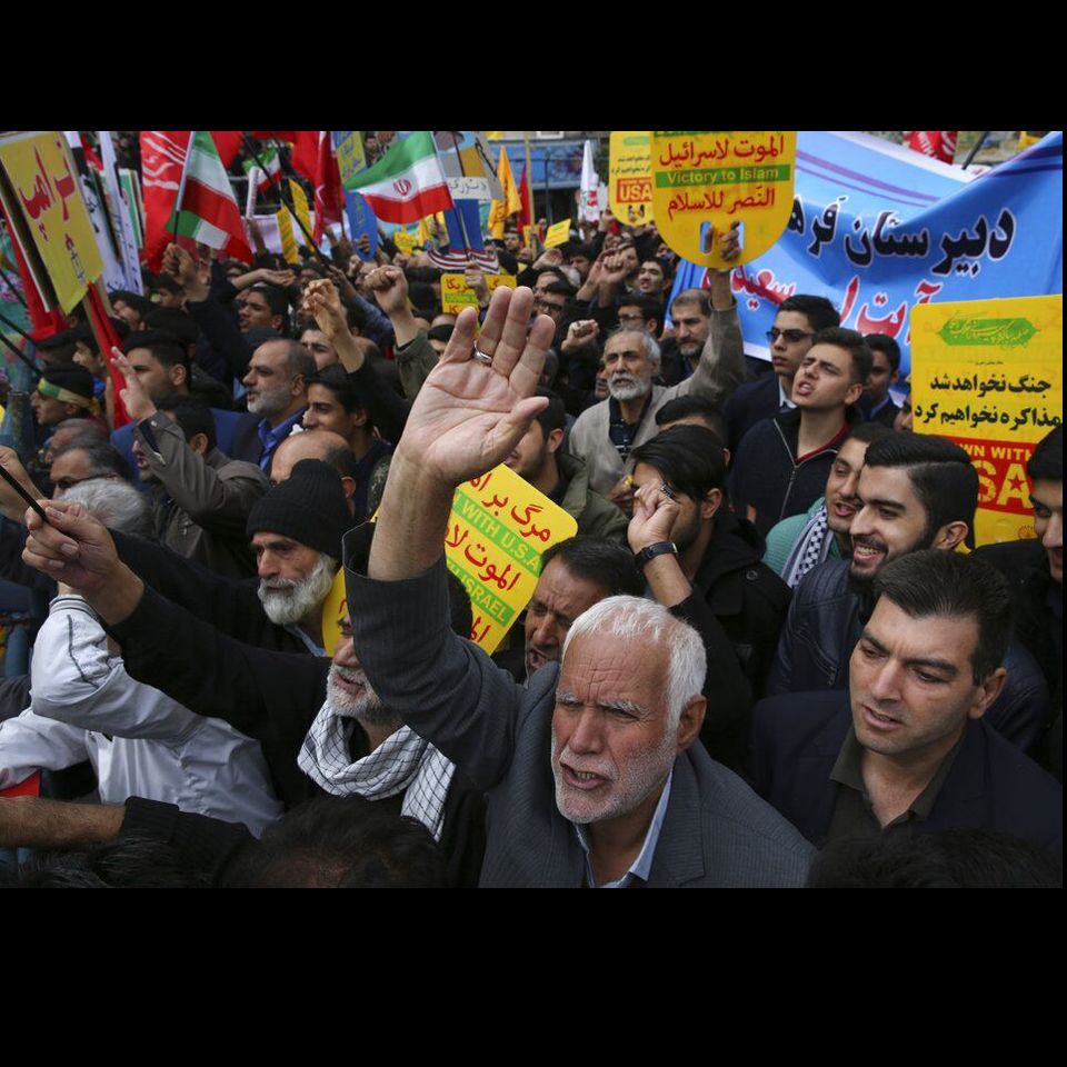 伊朗民眾示威高呼「美國去死」