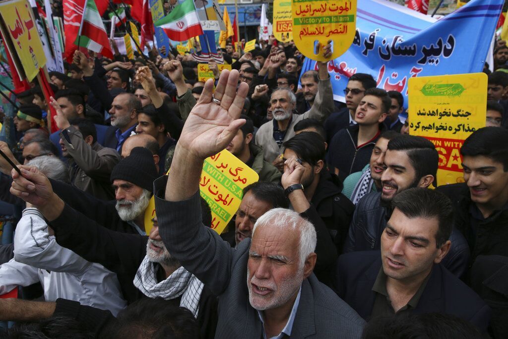 伊朗民眾示威高呼「美國去死」