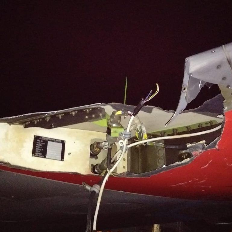 機翼撞燈柱斷裂 航班延誤