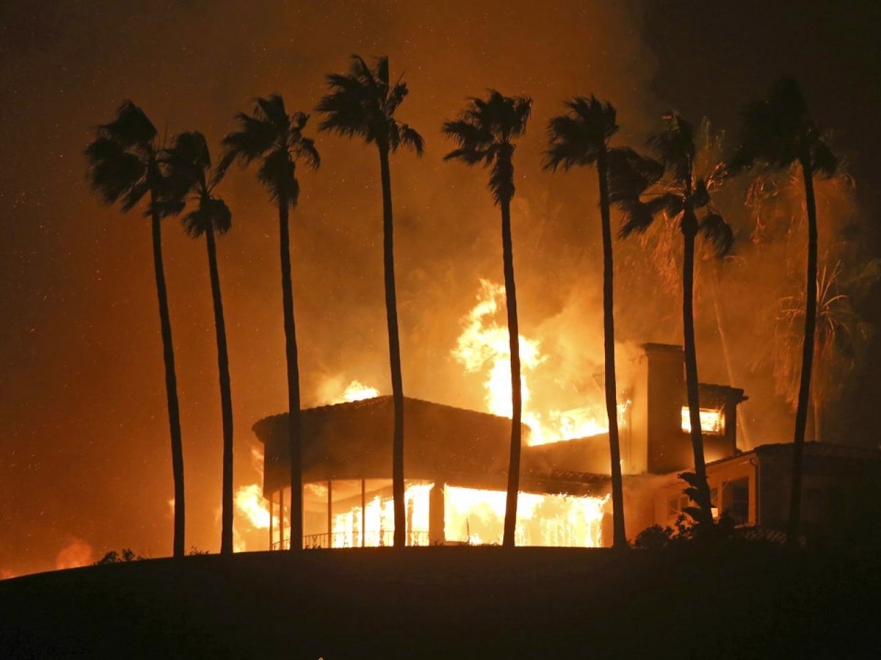 ​【加州山火】增至11死 35人失蹤