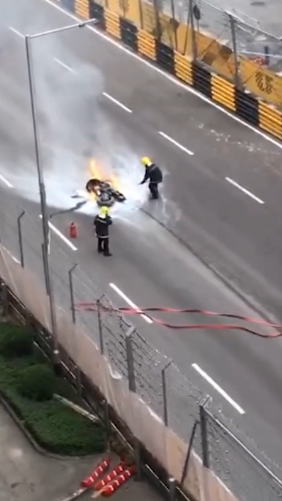 西班牙車手多利斯撞欄戰車起火