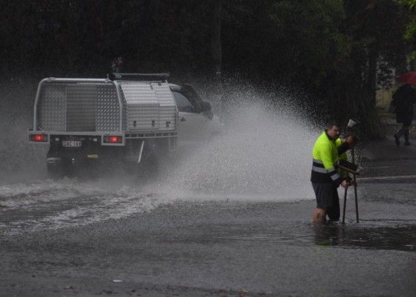 ​悉尼豪雨成災變澤國交通大亂