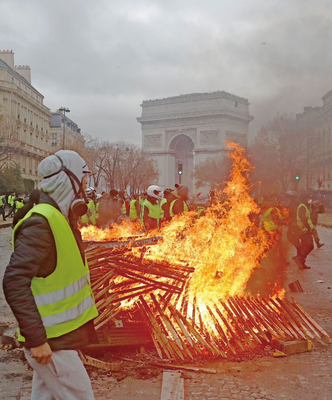 釀巴黎半世紀最慘烈騷亂