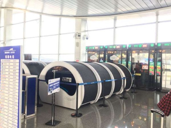 新疆機場推50個「睡眠盒子」　
