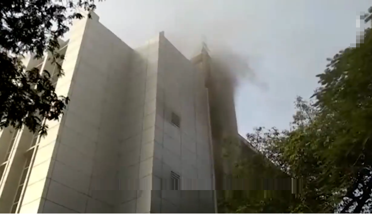 印度公立醫院大火過百死傷
