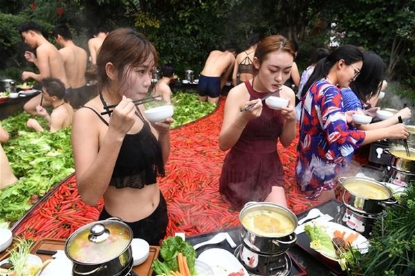 杭州一酒店推巨型「鴛鴦鍋」溫泉