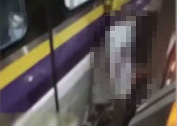 上海地鐵乘客擅自翻越月台閘門 慘遭夾死