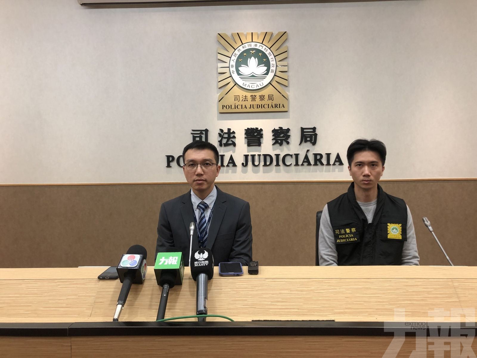 一港男被捕一嫌犯在逃