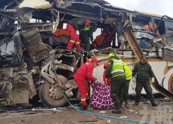 ​玻利維亞巴士相撞至少22死37傷