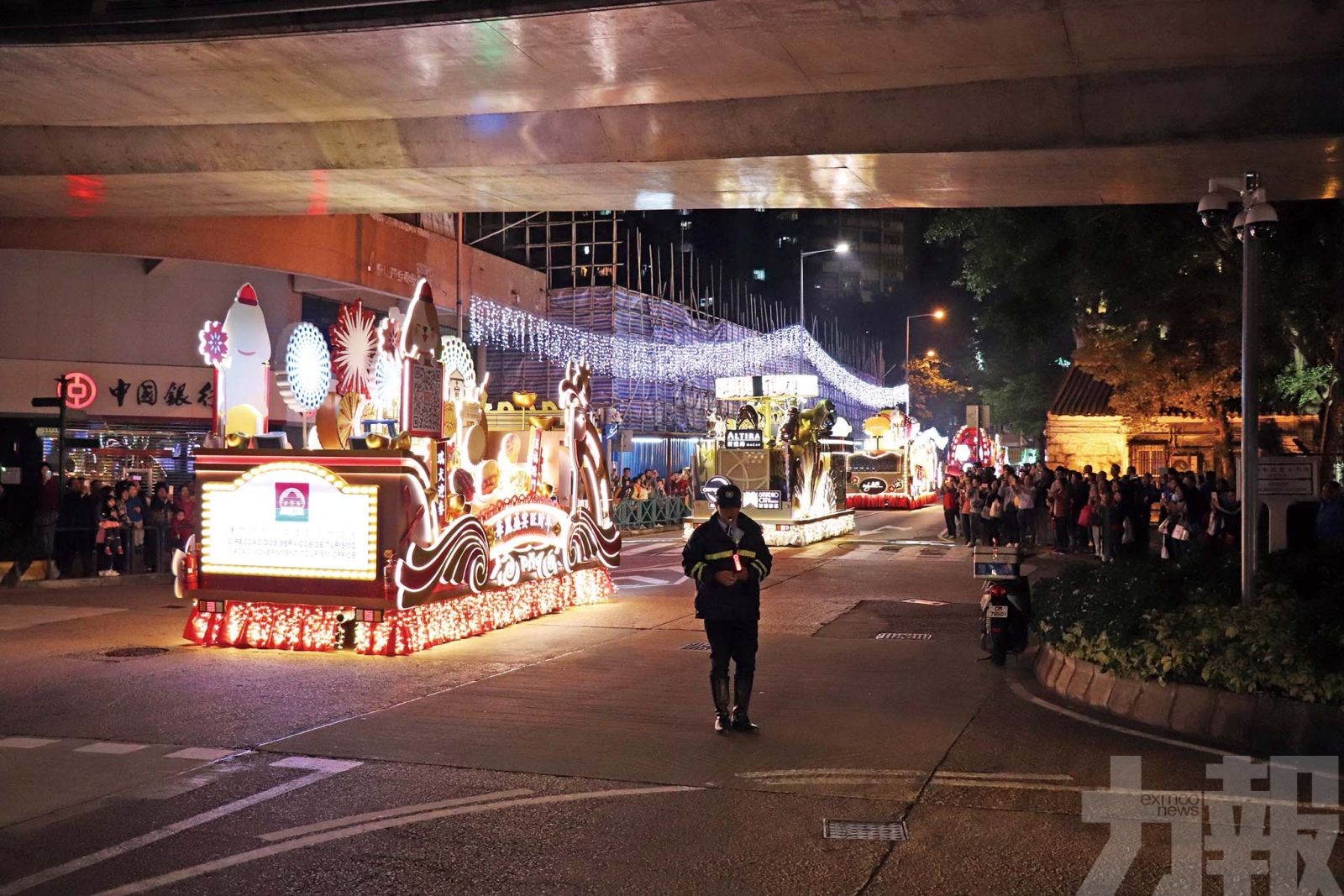 滿城盛事賀新年