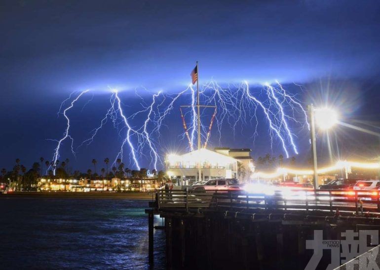 南加州5小時劈2,200道閃電