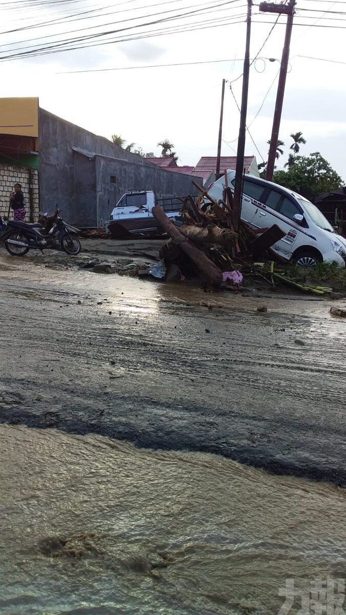 印尼東部暴雨引發洪水42死 包括4名遊客