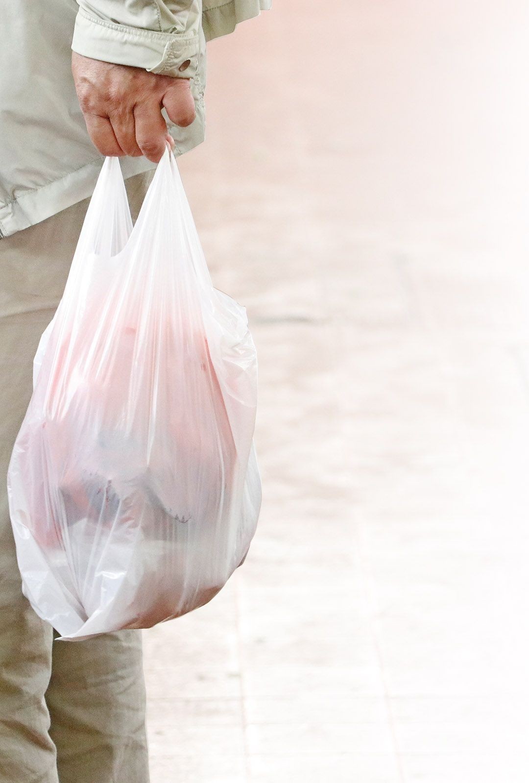 市民：棄置膠袋減半過於樂觀
